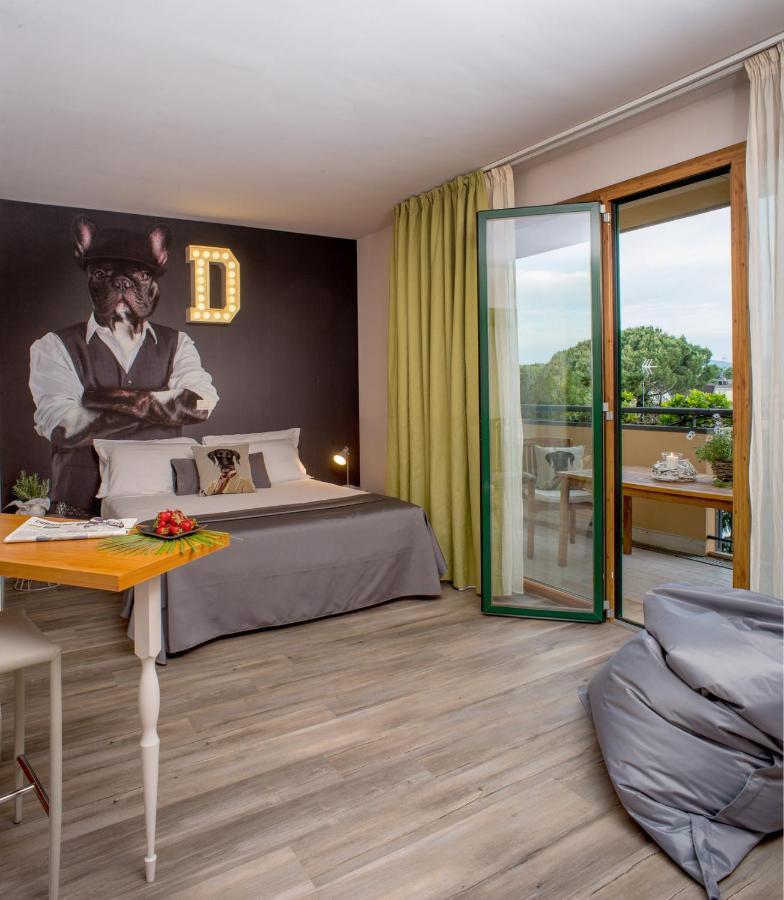 Residence Dory Riccione Eksteriør billede
