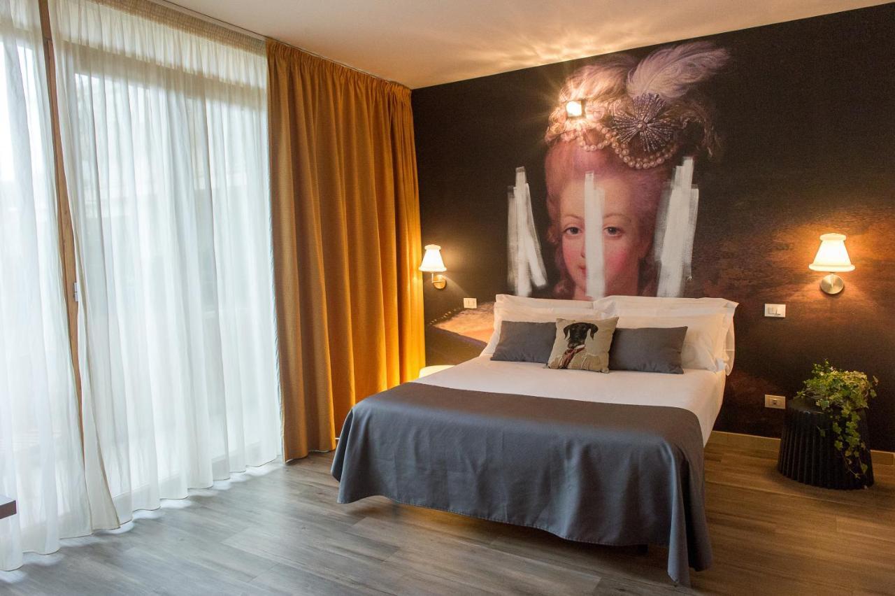 Residence Dory Riccione Eksteriør billede